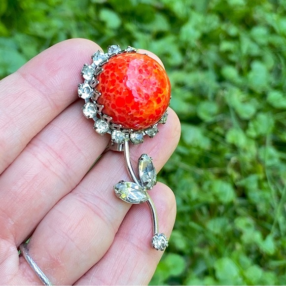VINTAGE Collectors Mid-Century Art Glass Flower Brooch Rhinestones 50s 60s - Picture 1 of 7